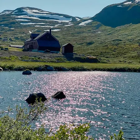 Casa vacanze Mountain At End Of Quiet Road Near Tisleia
